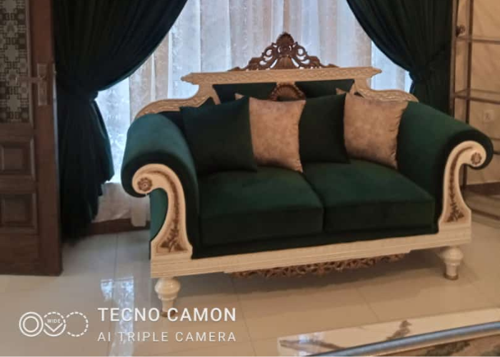 Stylish Sofa - Image 3