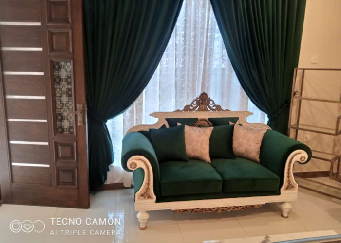 Stylish Sofa - Image 2